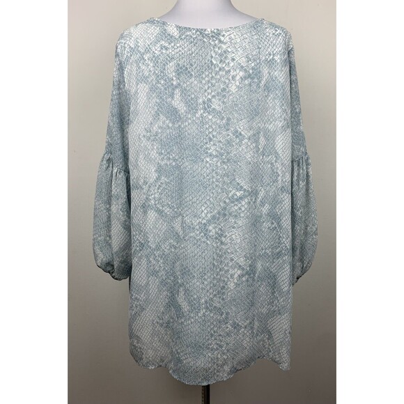 4 For $20 Cal Style Blue Snake Print Tunic Top Size Large - Picture 3 of 8